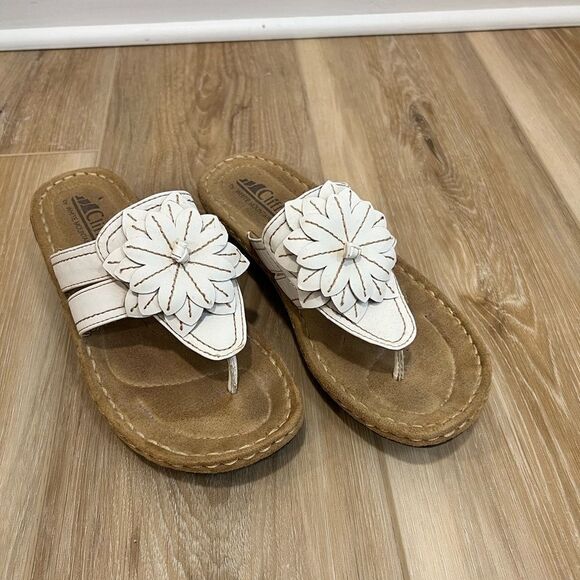 CLIFFS BY WHITE MOUNTAIN Women’s Cove White Thong Sandals Size 6.5 - Picture 1 of 5